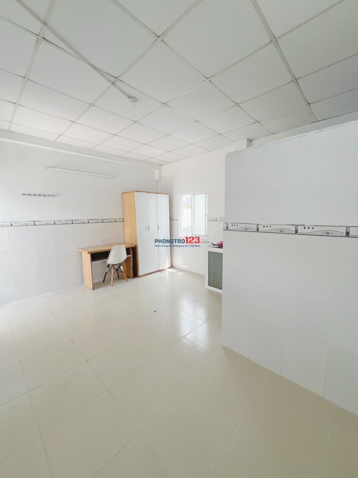 Phòng cửa sổ gần Đại Học Văn Hiến