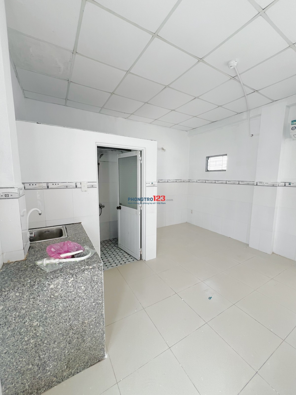 Phòng cửa sổ gần Đại Học Văn Hiến