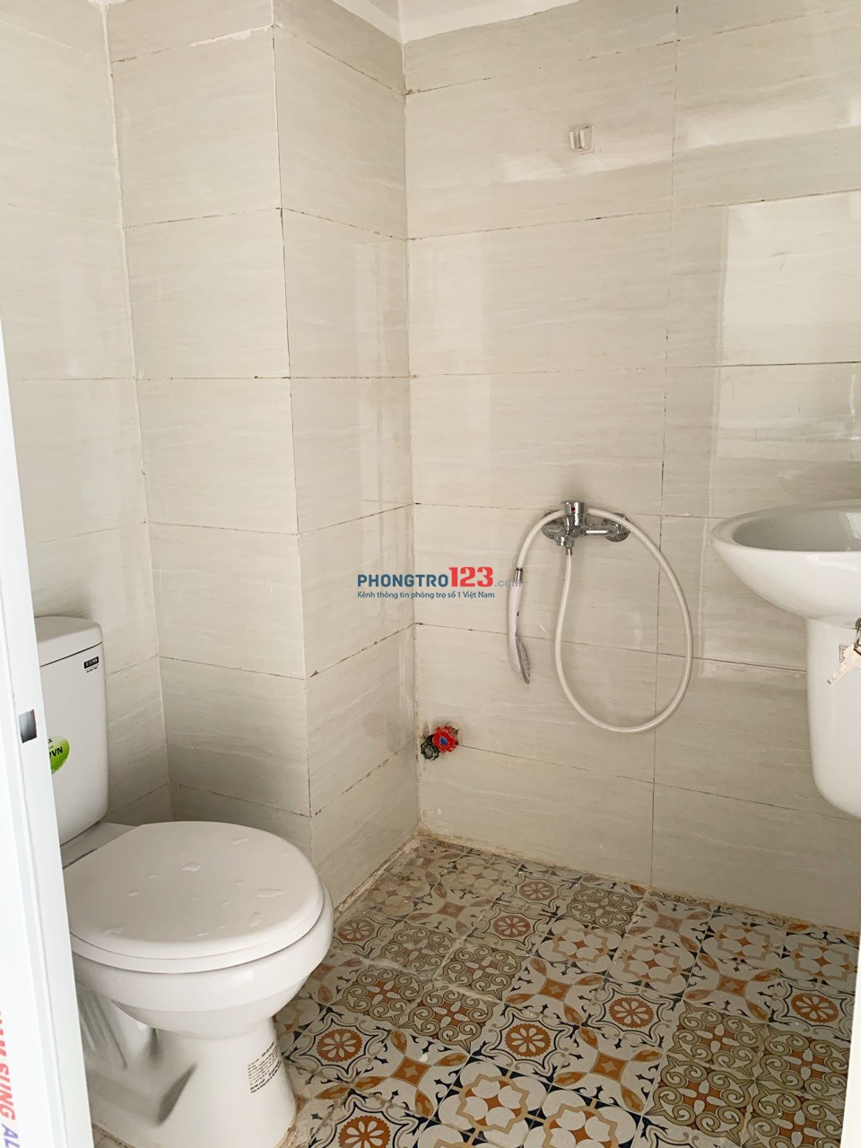 Cho thuê phòng 35m2 đường Phạm Văn Đồng Thủ Đức có máy lạnh