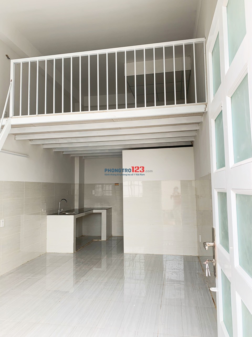 Cho thuê phòng 35m2 đường Phạm Văn Đồng Thủ Đức có máy lạnh