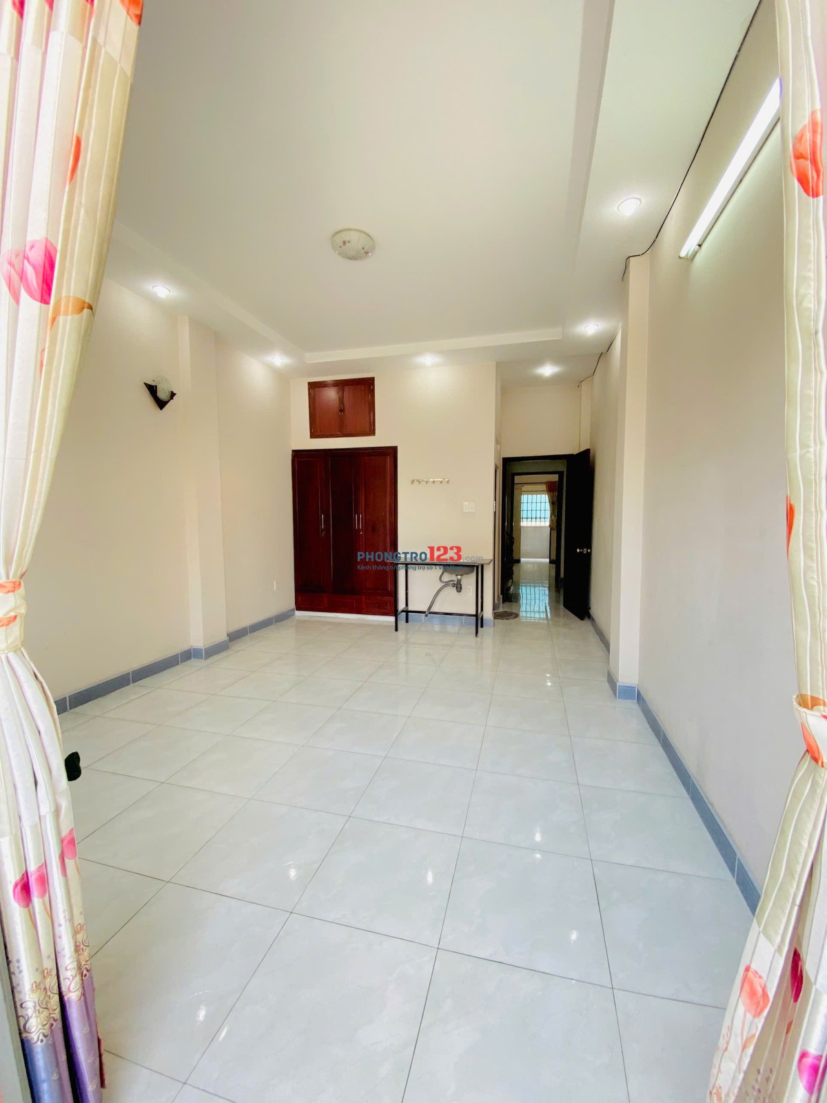 Phòng 30m2 BAN CÔNG SIÊU RỘNG - Gần cv pm Quang Trung - Tô Ký
