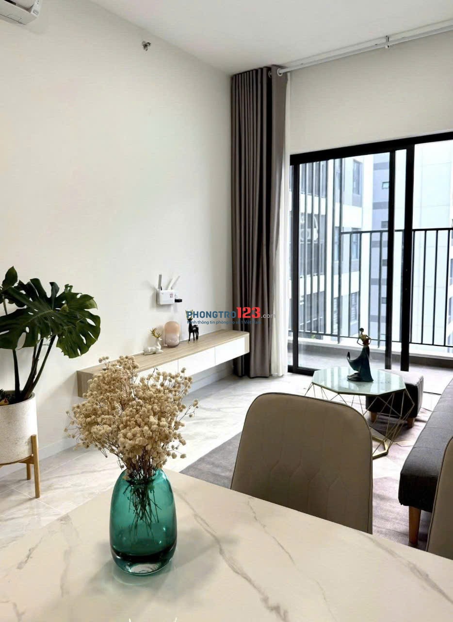 Chung cư CC Sky Center, Phổ Quang, TB: 2p ngủ rộng, 75m2, full nội thất 17tr/th