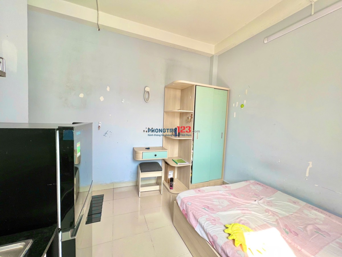 Cho thuê phòng trọ giá rẻ ĐH Sài Gòn Q3 đầy đủ nội thất cửa sổ thoáng mát