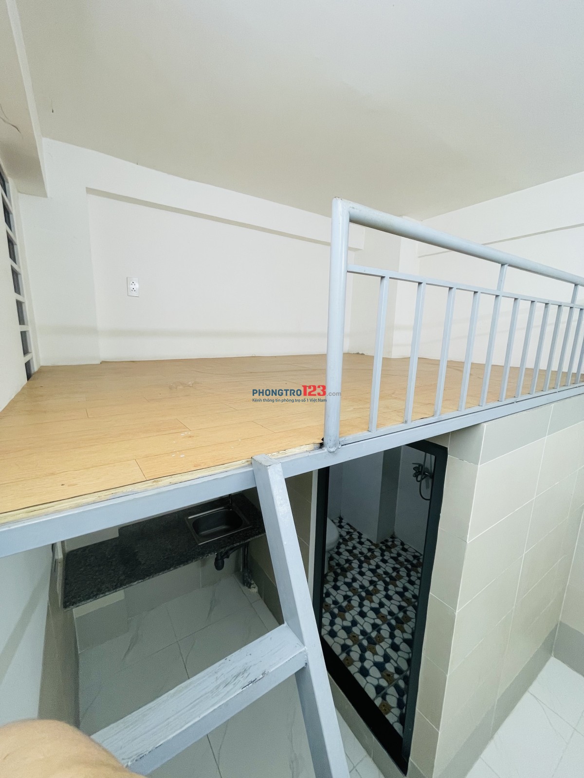 CHDV Duplex - Thang máy, máy giặt , khoá vân tay, hầm xe, nước nóng