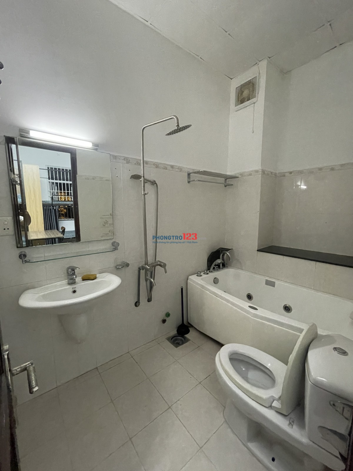 KÝ TÚC XÁ GIÁ RẺ TẠI NGÃ TƯ THỦ ĐỨC – LÀNG ĐẠI HỌC – SPKT – ĐH NGÂN HÀNG – BAO TRỌN GÓI ĐẦY ĐỦ NỘI T