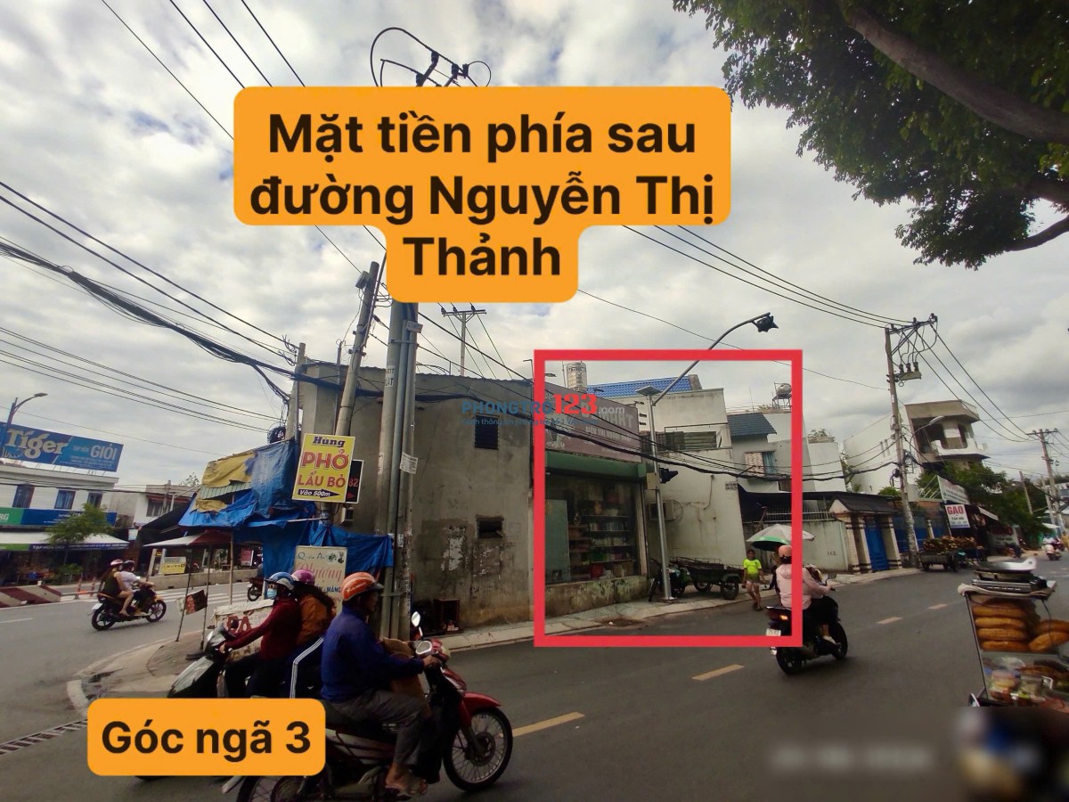 Mặt bằng 2 mặt tiền đường, đối diện công viên, nhà thi đấu đa năng.