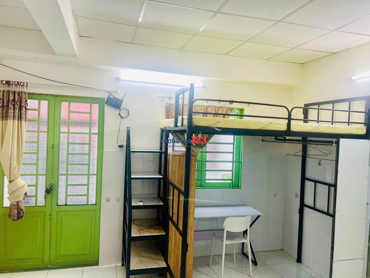 Chính chủ cho thuê phòng trọ full nội thất, đường Dương Quảng Hàm, gần đại học CN4 - Văn Lang