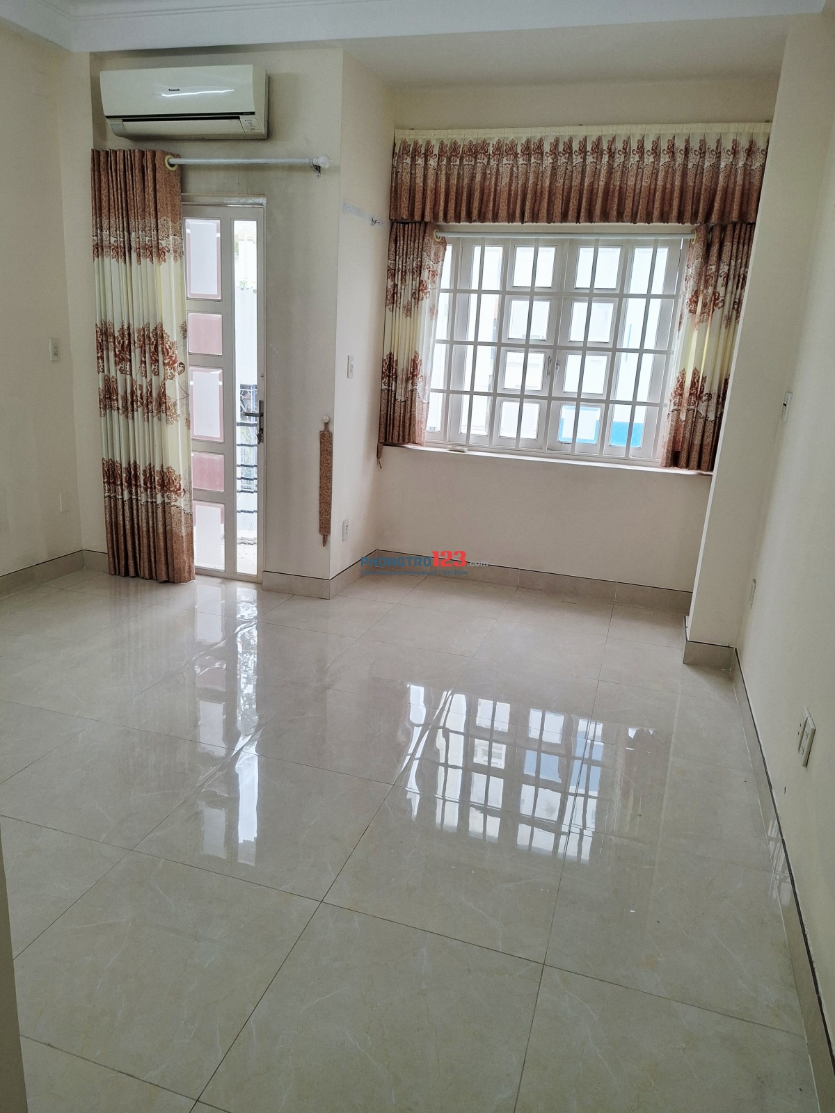 Cho Thuê Phòng Q3.rộng rãi thoải mái.cửa sổ ban công.tolet riêng.nội thất.3tr4 4tr1