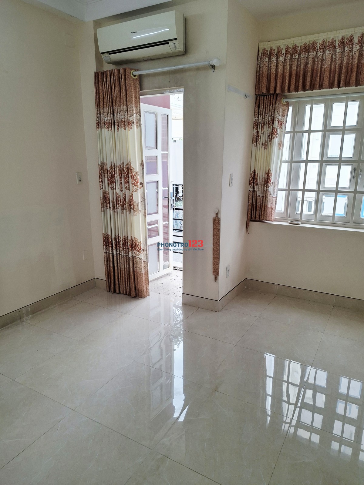 Cho Thuê Phòng Q3.rộng rãi thoải mái.cửa sổ ban công.tolet riêng.nội thất.3tr4 4tr1