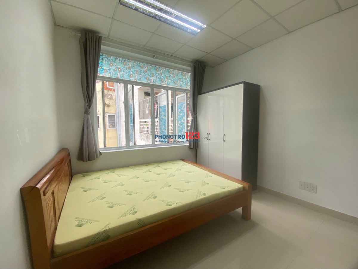 PHÒNG TRỌ CỬA SỔ LỚN ĐƯỜNG ĐIỆN BIÊN PHỦ, NGÃ TƯ HÀNG XANH, GẦN HUTECH, XVNT, QUẬN 1