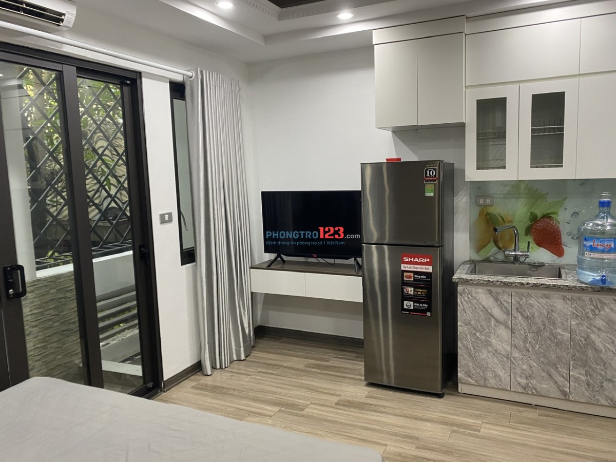 Cho thuê Căn hộ dịch vụ giá rẻ tại Ngõ 193 Trích Sài. Ban công View hồ Tây thoáng. Chỉ 6tr