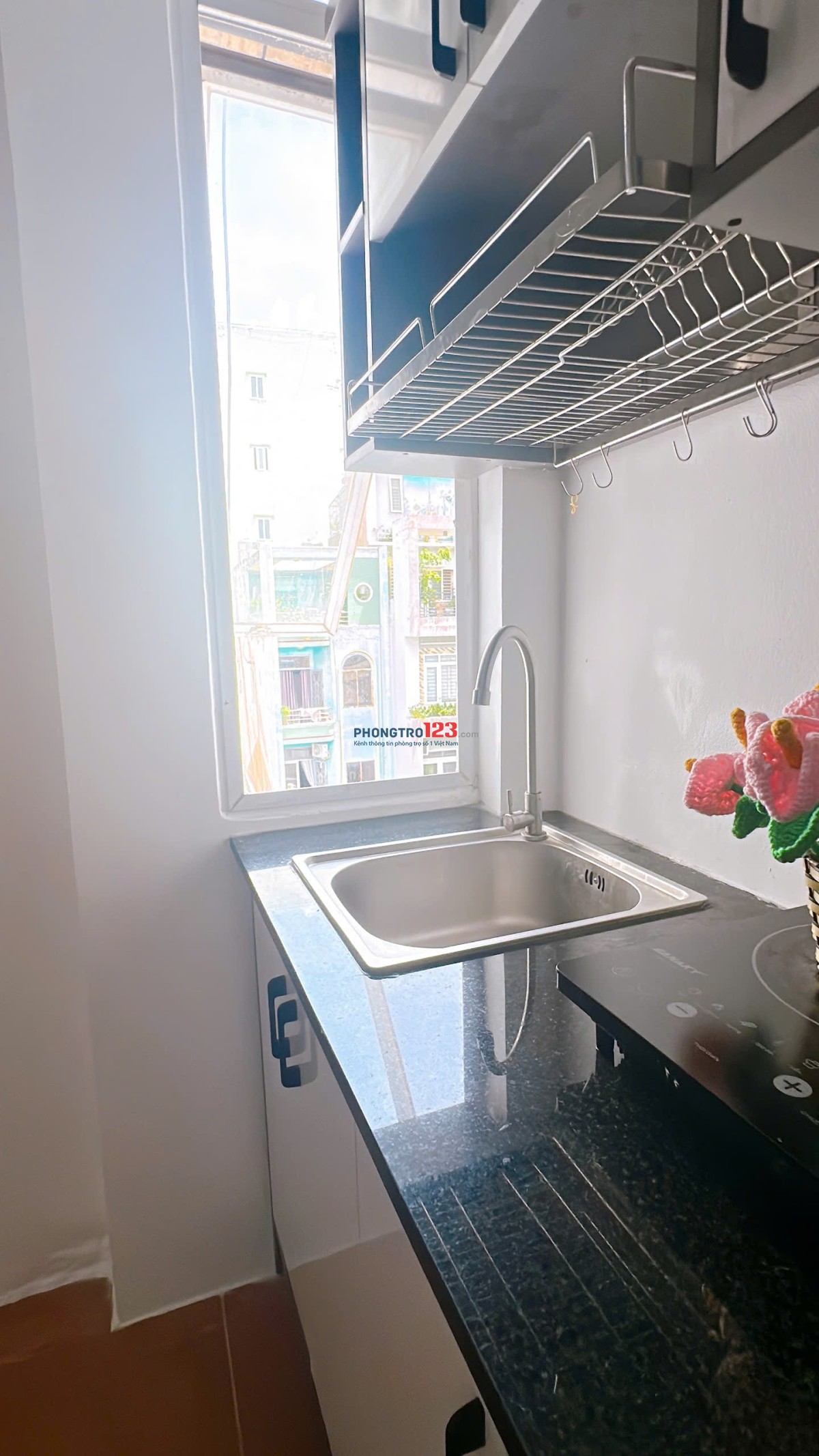 Cho thuê phòng trọ giá rẻ gần ĐH Sài Gòn Q10 cửa sổ thoáng mát gần toà nhà Viettel