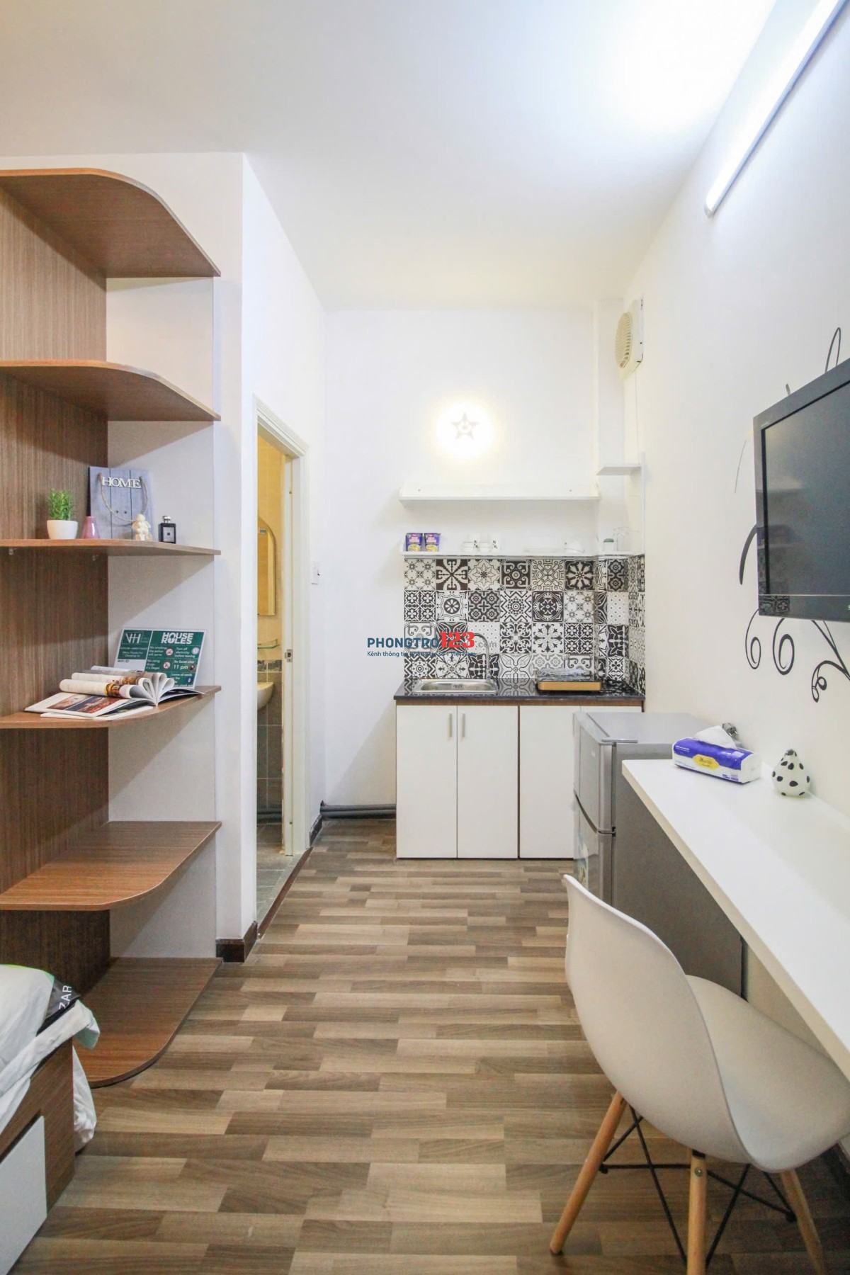 PHÒNG ĐẦY ĐỦ TIỆN NGHI NGAY THẢO ĐIỀN (CHÂN CẦU SÀI GÒN). LH: CHỦ NHÀ (MR.NAM: 0938 983 193)