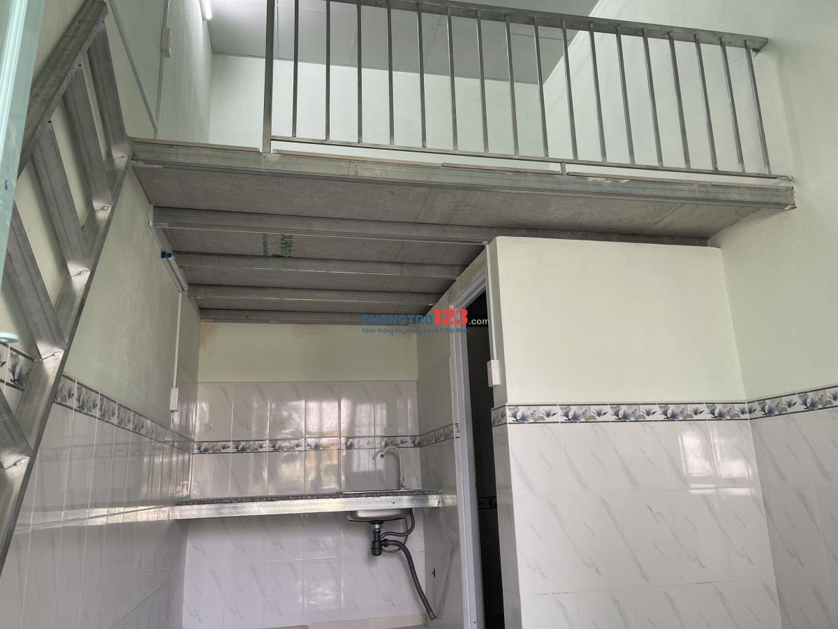 Cho thuê phòng 25m2 mới xây 100%, có gác lững tại 492 Ca Văn Thỉnh, p Ph
