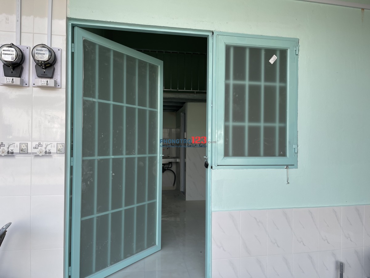 Cho thuê phòng 25m2 mới xây 100%, có gác lững tại 492 Ca Văn Thỉnh, p Ph