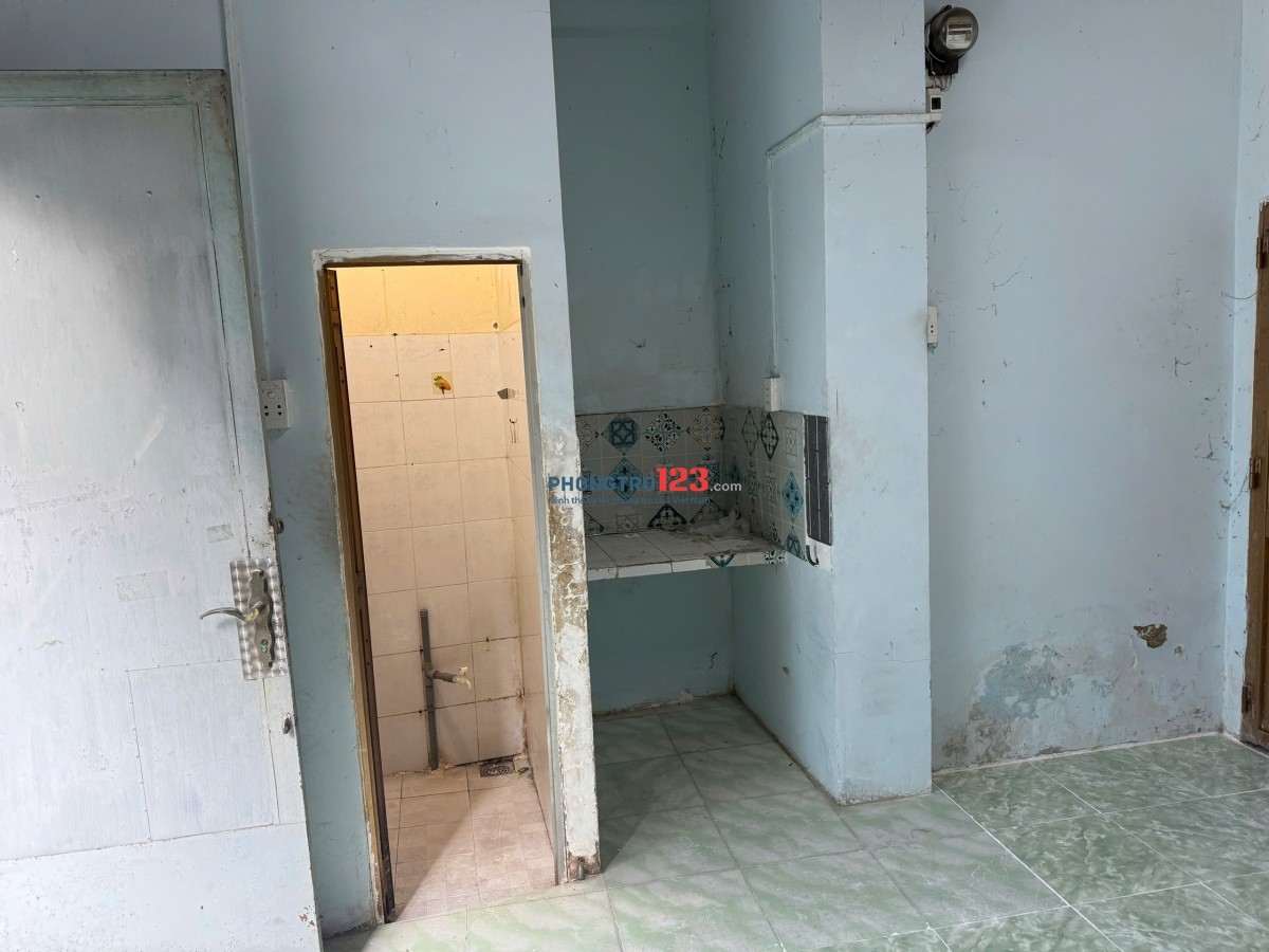 Phòng trọ Nguyễn Văn Quá, gác cao, gần Gò Vấp, ĐẠI HỌC FPT & Nguyễn Tất Thành, CVPM QUANG TRUNG