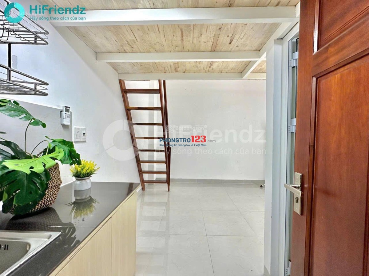 TRỐNG PHÒNG GẦN ĐH VĂN LANG ĐẦY ĐỦ NỘI THẤT CÓ BAN CÔNG RIÊNG