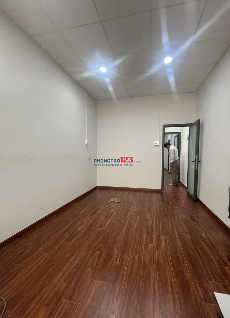 Nguyên căn trệt lầu Nguyễn Duy Dương Q10