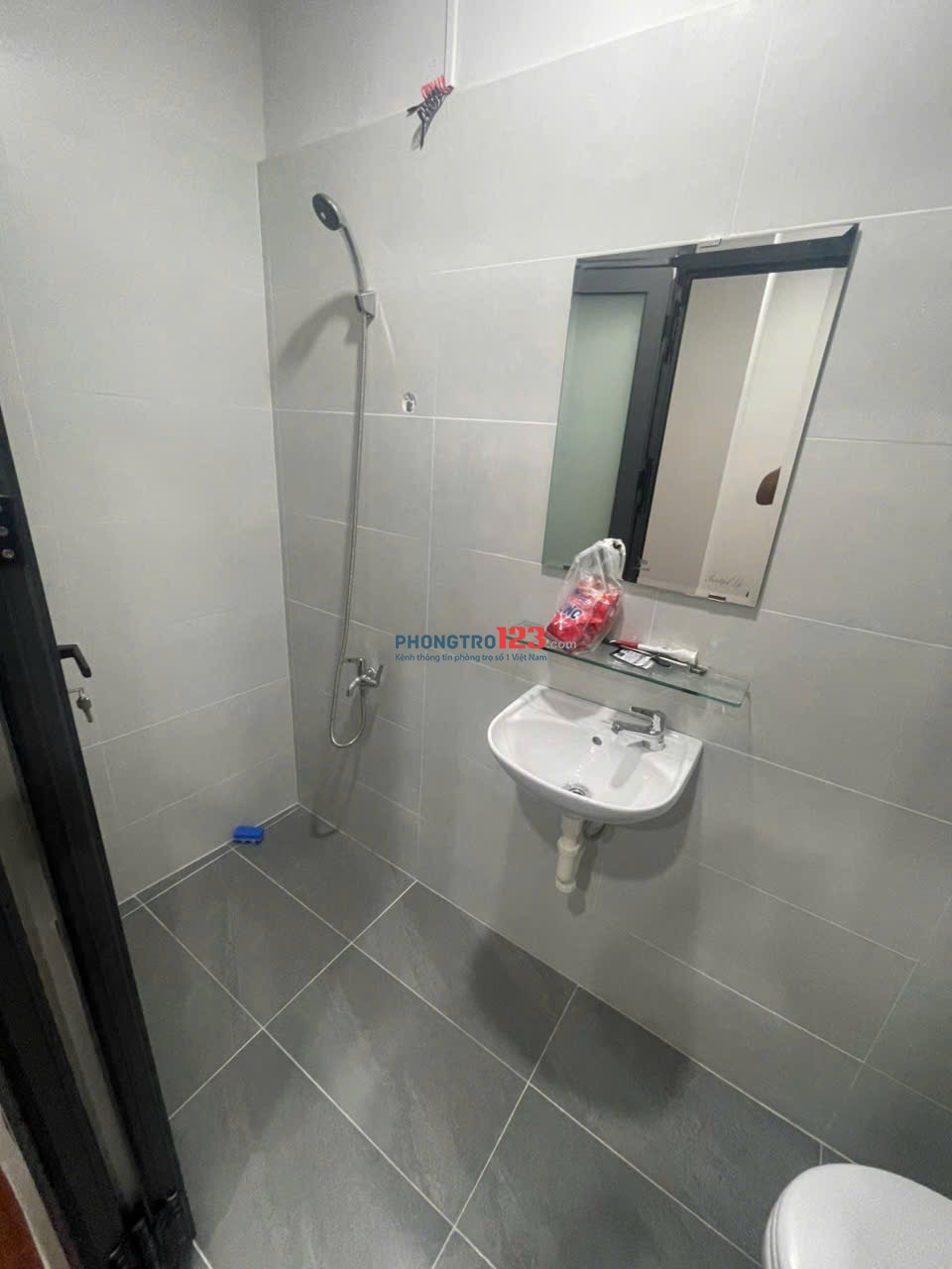 Nguyên căn trệt lầu Nguyễn Duy Dương Q10