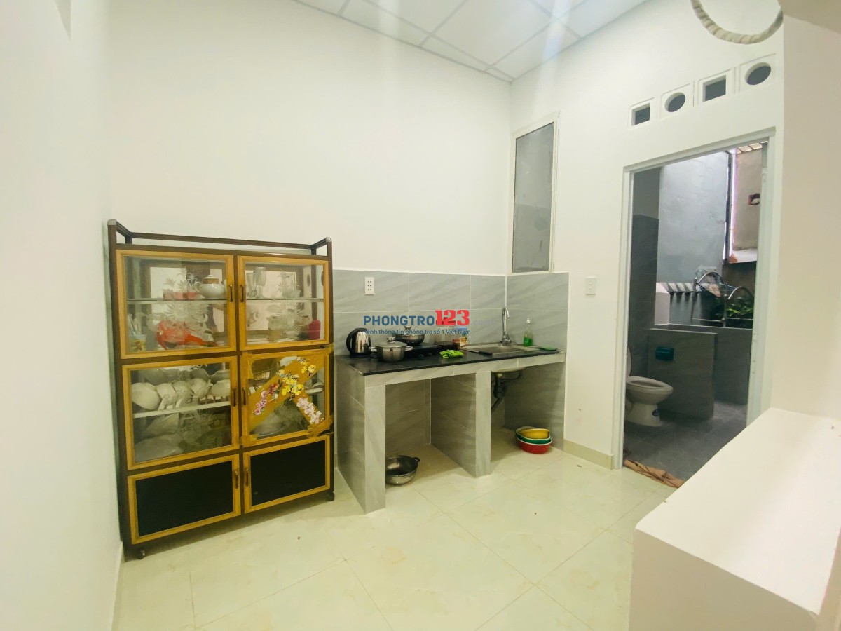 Phòng cho NVVP, SV năm 3,4. Yên tĩnh, an ninh gần ngã 4 thủ đức.