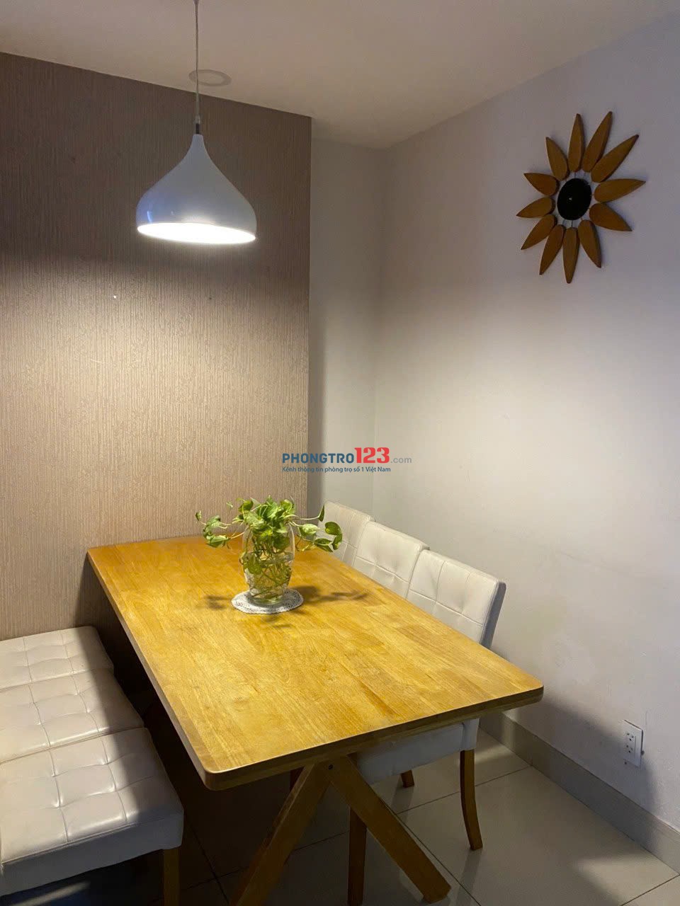 Chung cư 590, CMT8,P11, Quận 3:81m2, 2p ngủ,NT, 11tr/th