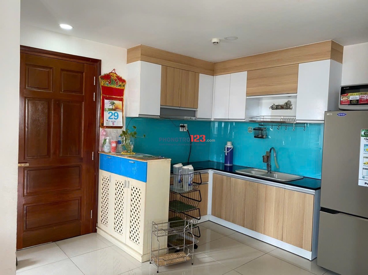 Chung cư 590, CMT8,P11, Quận 3:81m2, 2p ngủ,NT, 11tr/th