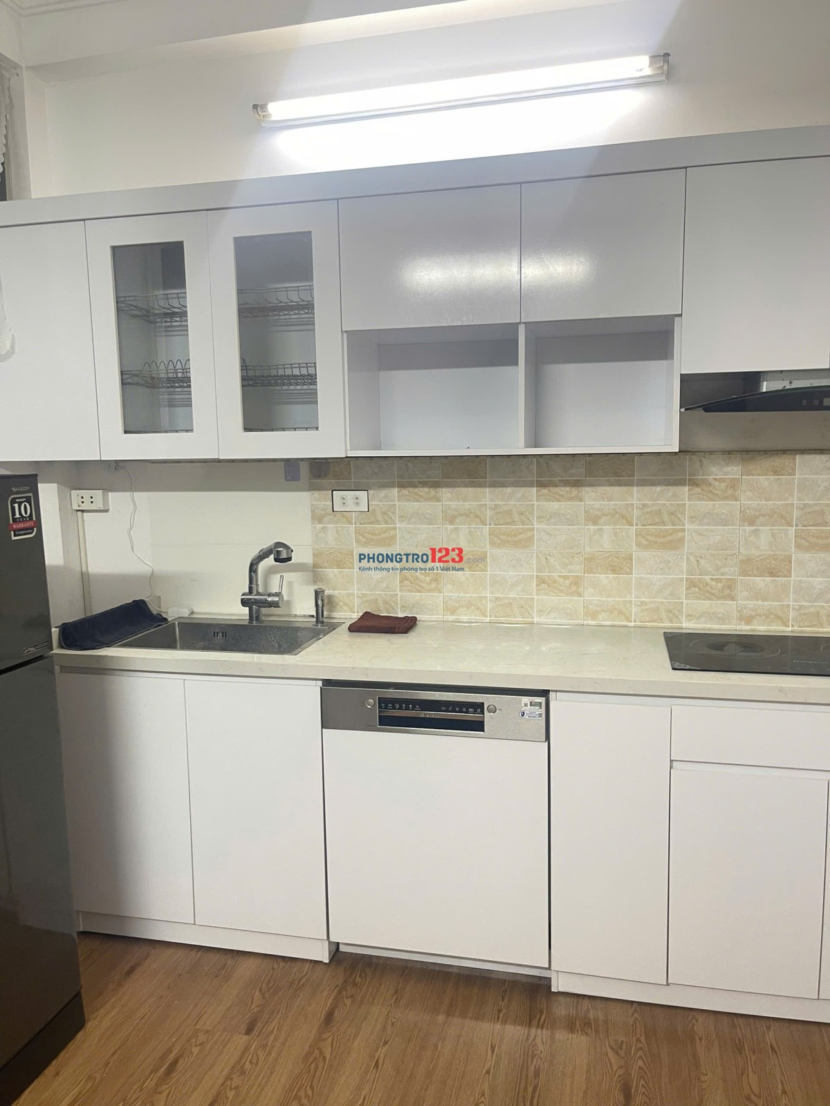 Cho thuê nhà ngõ 333 phố Vọng, 25m× 5 tầng. đủ tiện nghi, giá 10tr/tháng