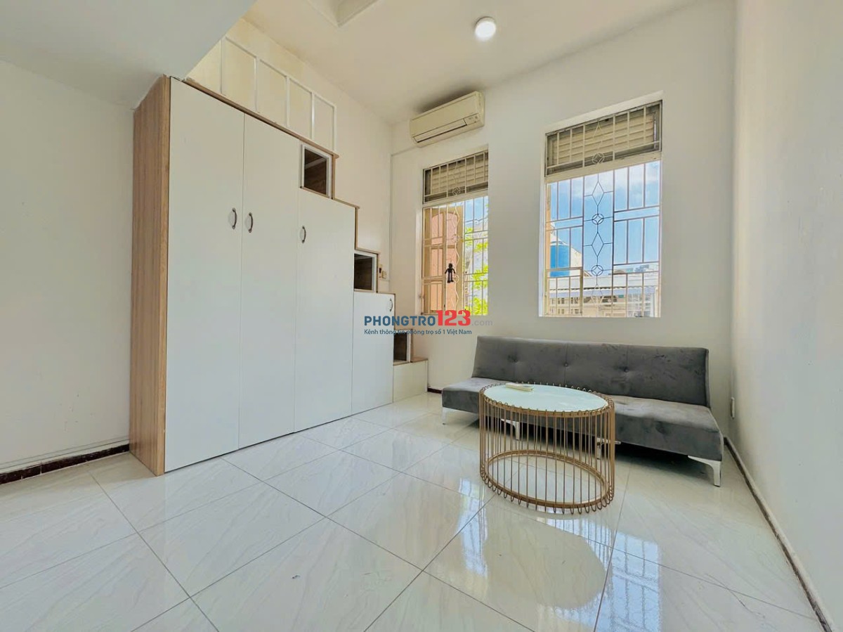 Phòng Duplex Có gác Full Nội Thất Ban Công Máy Giặt Riêng ngay QL13 gần Đại học Luật, UEF, Hutech