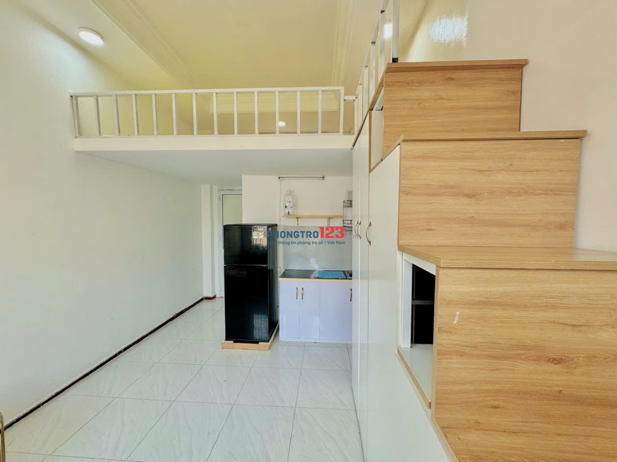 Phòng Duplex Có gác Full Nội Thất Ban Công Máy Giặt Riêng ngay QL13 gần Đại học Luật, UEF, Hutech