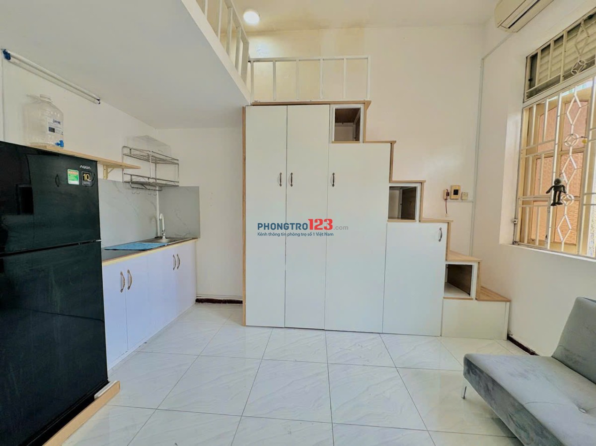 Phòng Duplex Có gác Full Nội Thất Ban Công Máy Giặt Riêng ngay QL13 gần Đại học Luật, UEF, Hutech