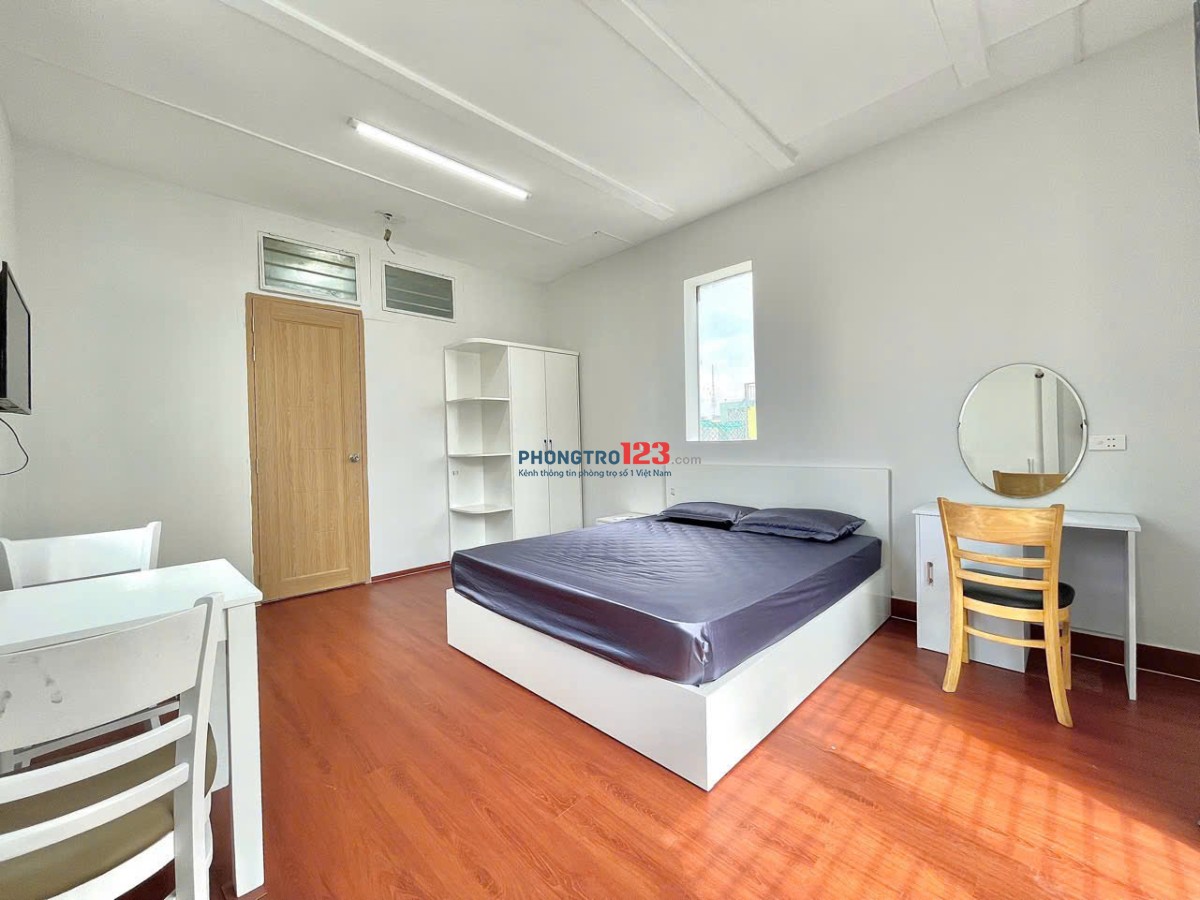 STUDIO FULL NỘI THẤT – PHÓ ĐỨC CHÍNH, BÌNH THẠNH – BAN CÔNG LỚN – GẦN LANMARK 81, ĐH HOA SEN, QUẬN1