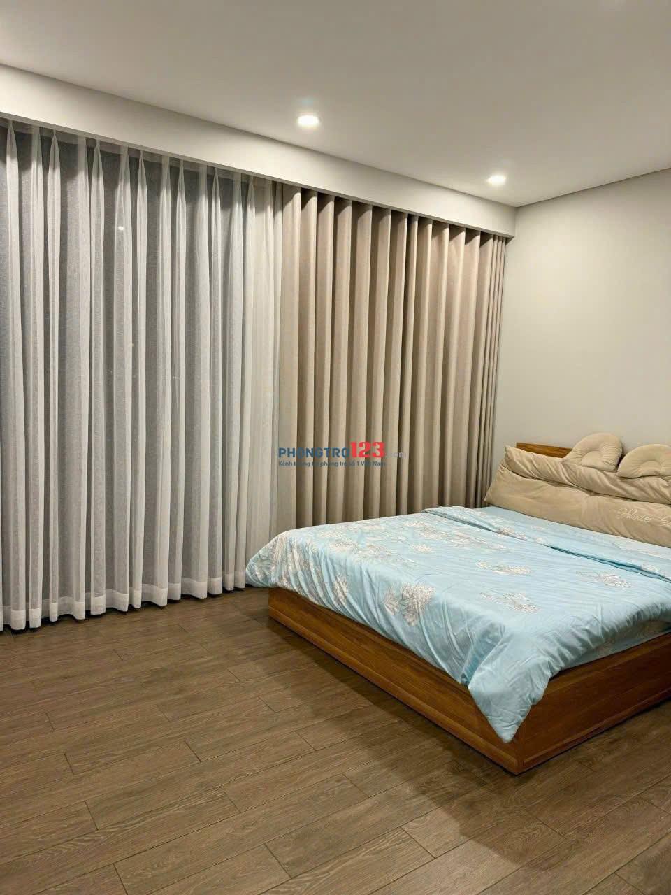 Chung cư Sky Center, Phổ Quang, TB: 75m2, 2p ngủ, NTCC, 17triệu