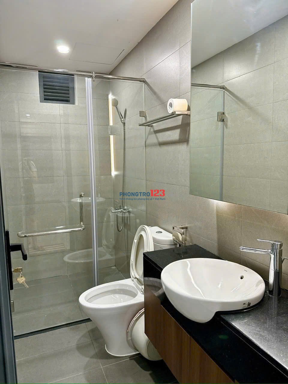 Chung cư Sky Center, Phổ Quang, TB: 75m2, 2p ngủ, NTCC, 17triệu