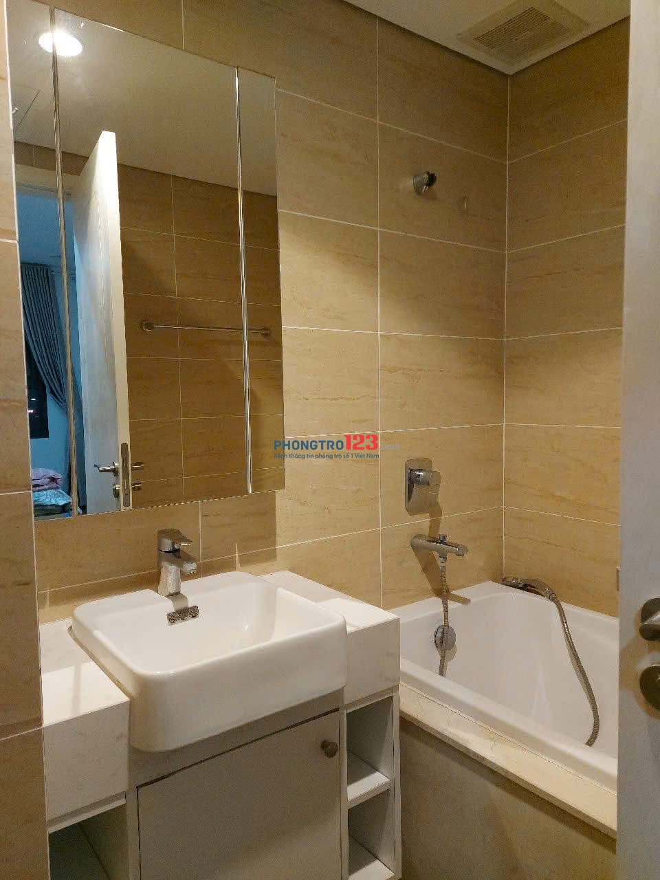 Modern High-Rise Apartment for Rent in the Heart of Hanoi – Stunning 40th Floor View