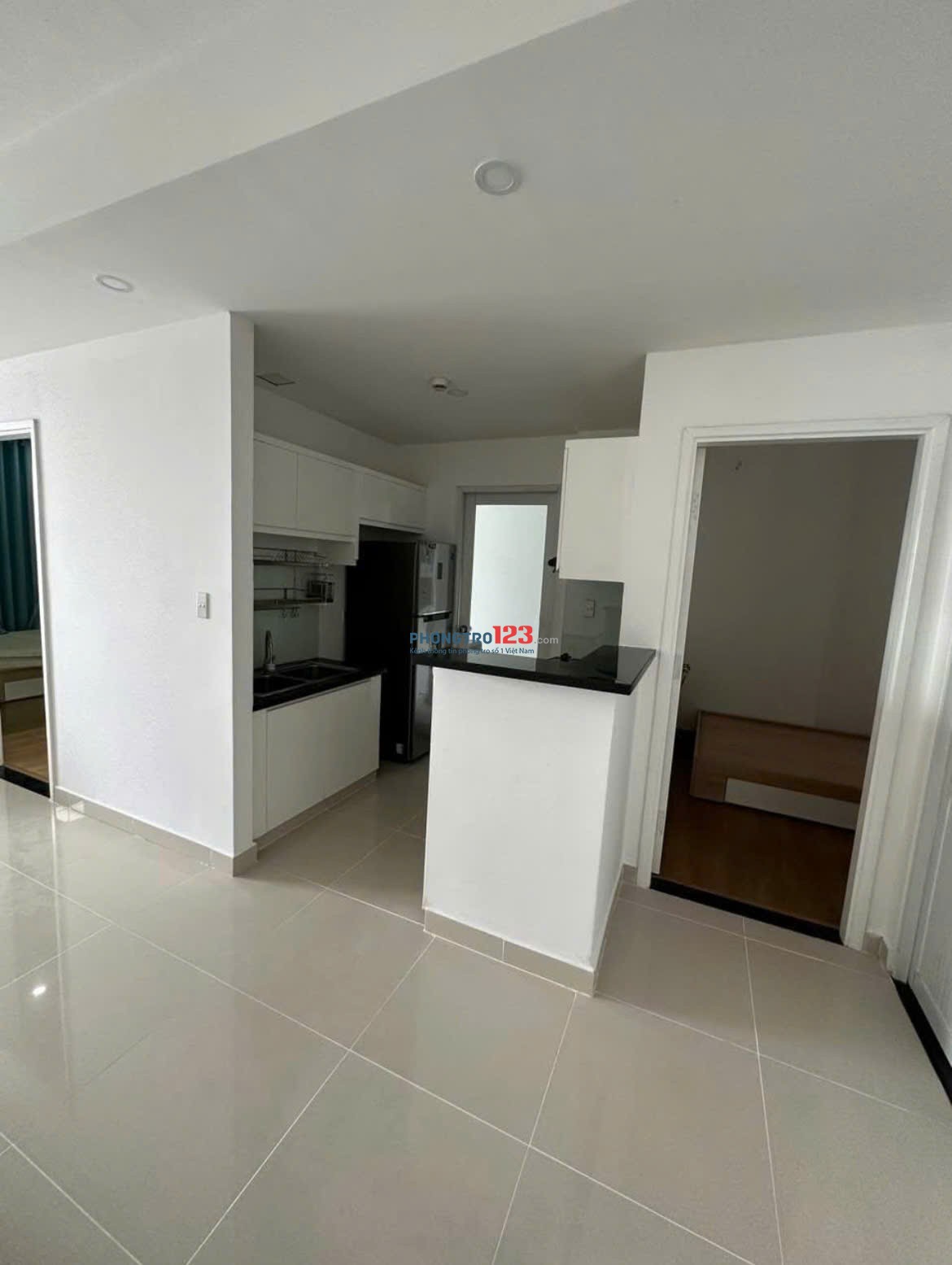 Carillon 2, Trịnh Đình Thảo, Hòa Thạnh, Tân Phú : 87m2, 2p ngủ,10tr/th