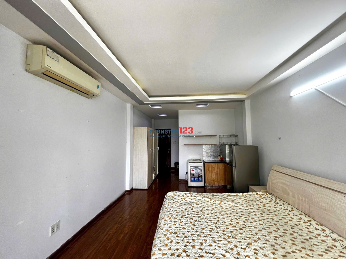 Cho thuê căn hộ Studio Ban công, Máy giặt riêng Q4 gần cầu Ông Lãnh, cầu Calmette, cầu Nguyễn Văn Cừ