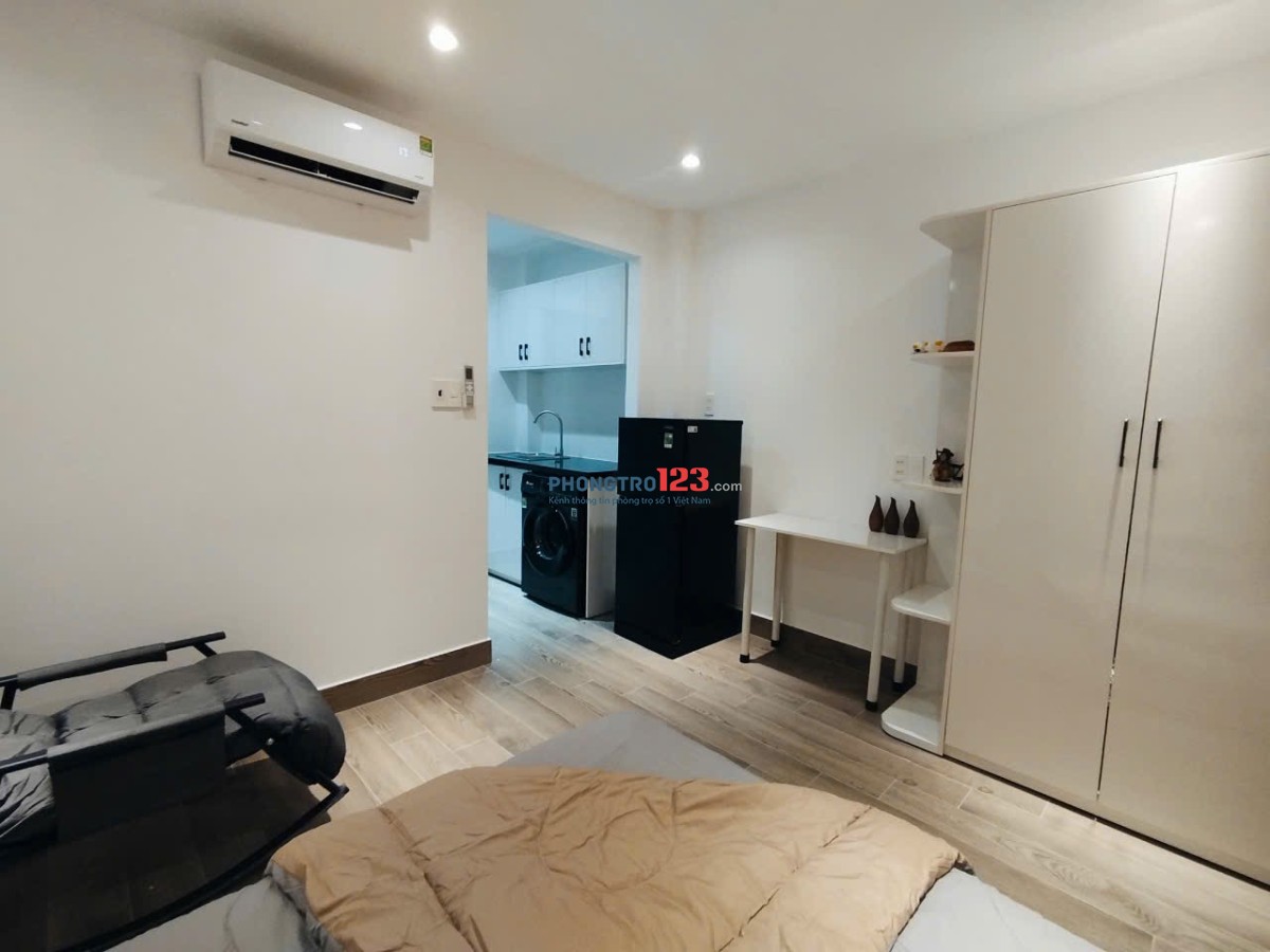 Cho thuê căn hộ Studio Tách bếp, Cửa sổ Q1 gần công viên 23 tháng 9, Ngã Năm Cống Quỳnh, Bùi Viện