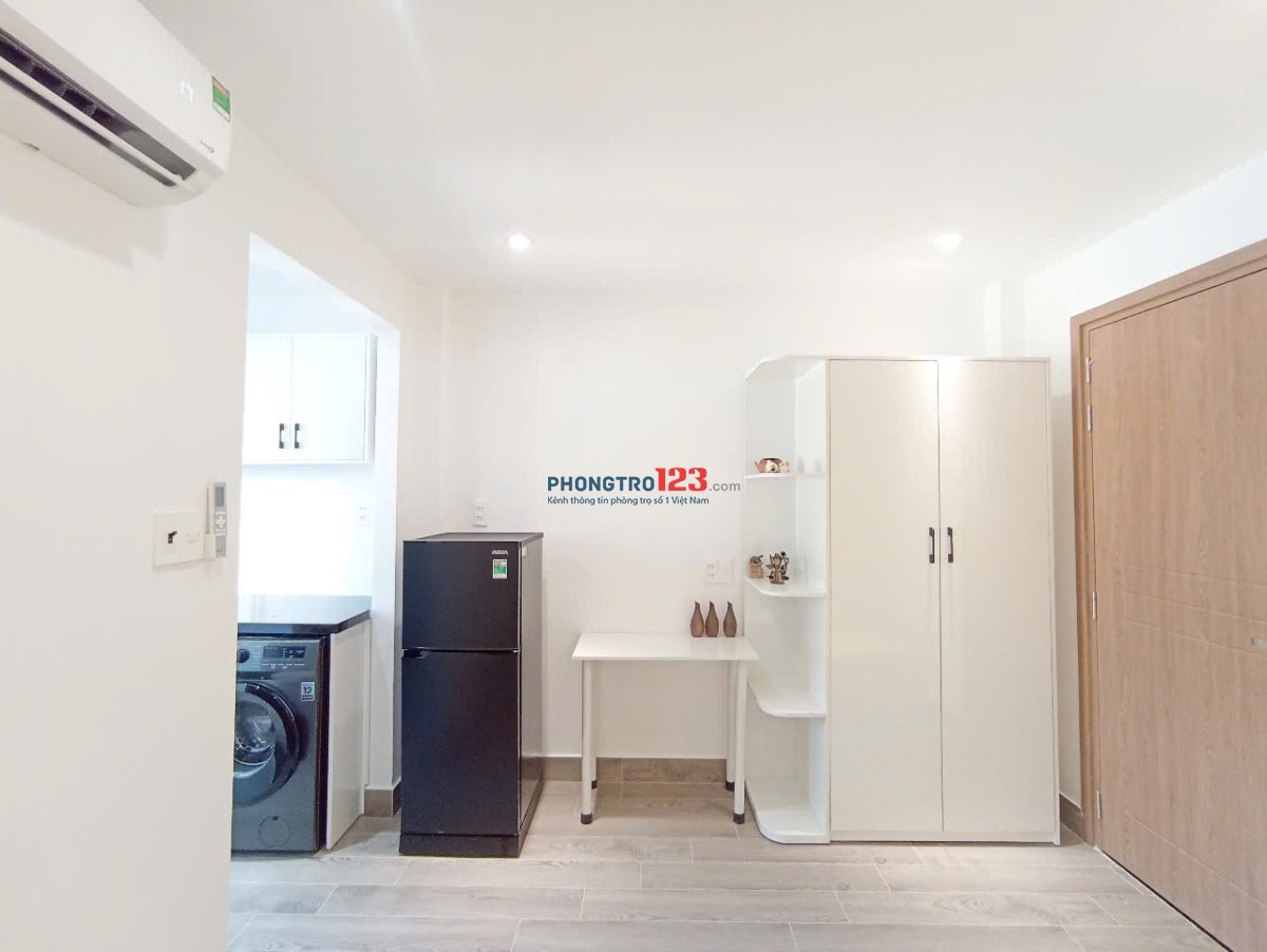 Cho thuê căn hộ Studio Tách bếp, Cửa sổ Q1 gần công viên 23 tháng 9, Ngã Năm Cống Quỳnh, Bùi Viện