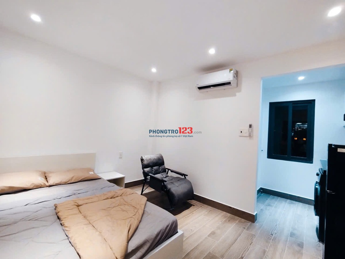 Cho thuê căn hộ Studio Tách bếp, Cửa sổ Q1 gần công viên 23 tháng 9, Ngã Năm Cống Quỳnh, Bùi Viện