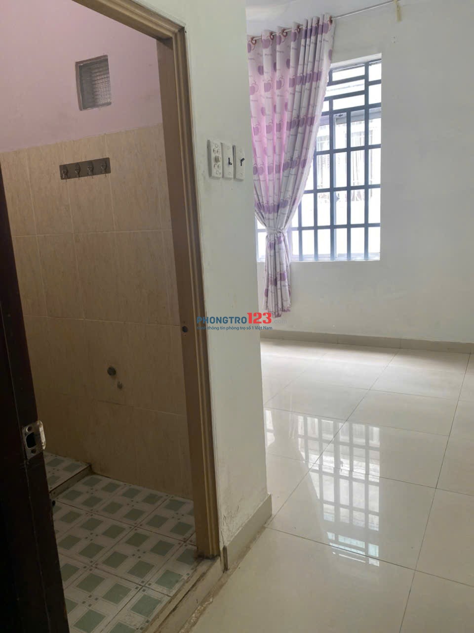 Tìm 1 Khách Nữ, 1 Xe, Ngay ĐH Văn Lang - Phòng Có Kệ Bếp, Cửa Sổ Trời