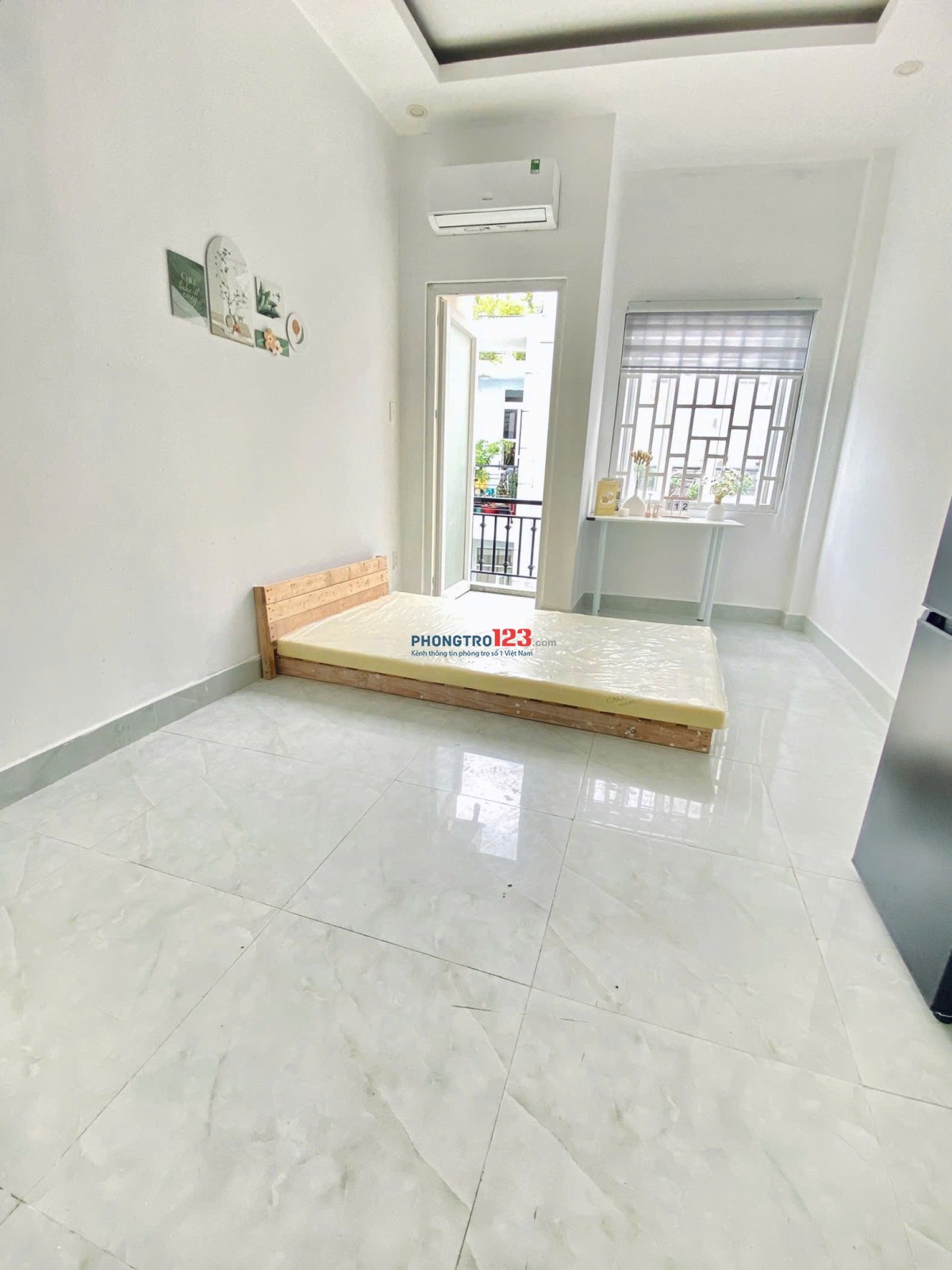Căn Hộ Ban Công 30m2, Gần Chợ Bà Chiểu, Full Nội Thất, Thuận Tiện Qua ĐH Hutech, UEF, Hồng Bàng