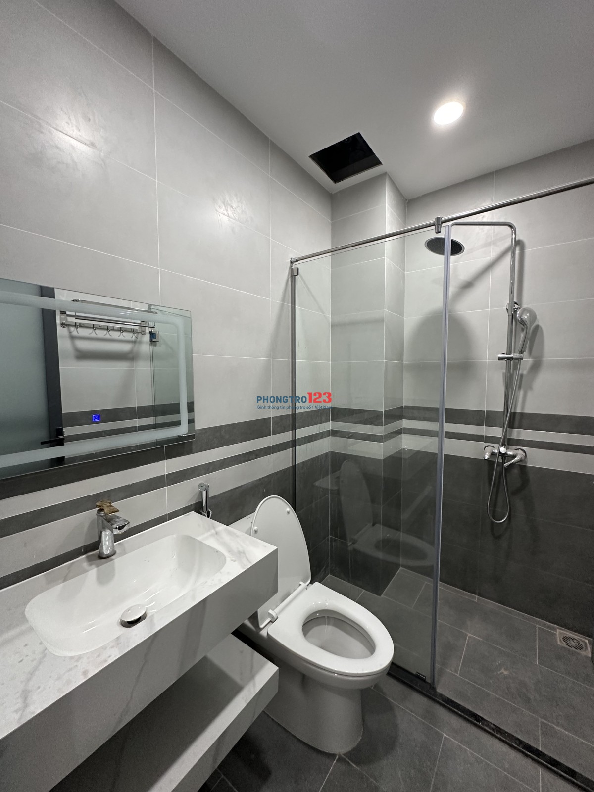  Căn Hộ 1pn tách bếp riêng có ban công thoángv