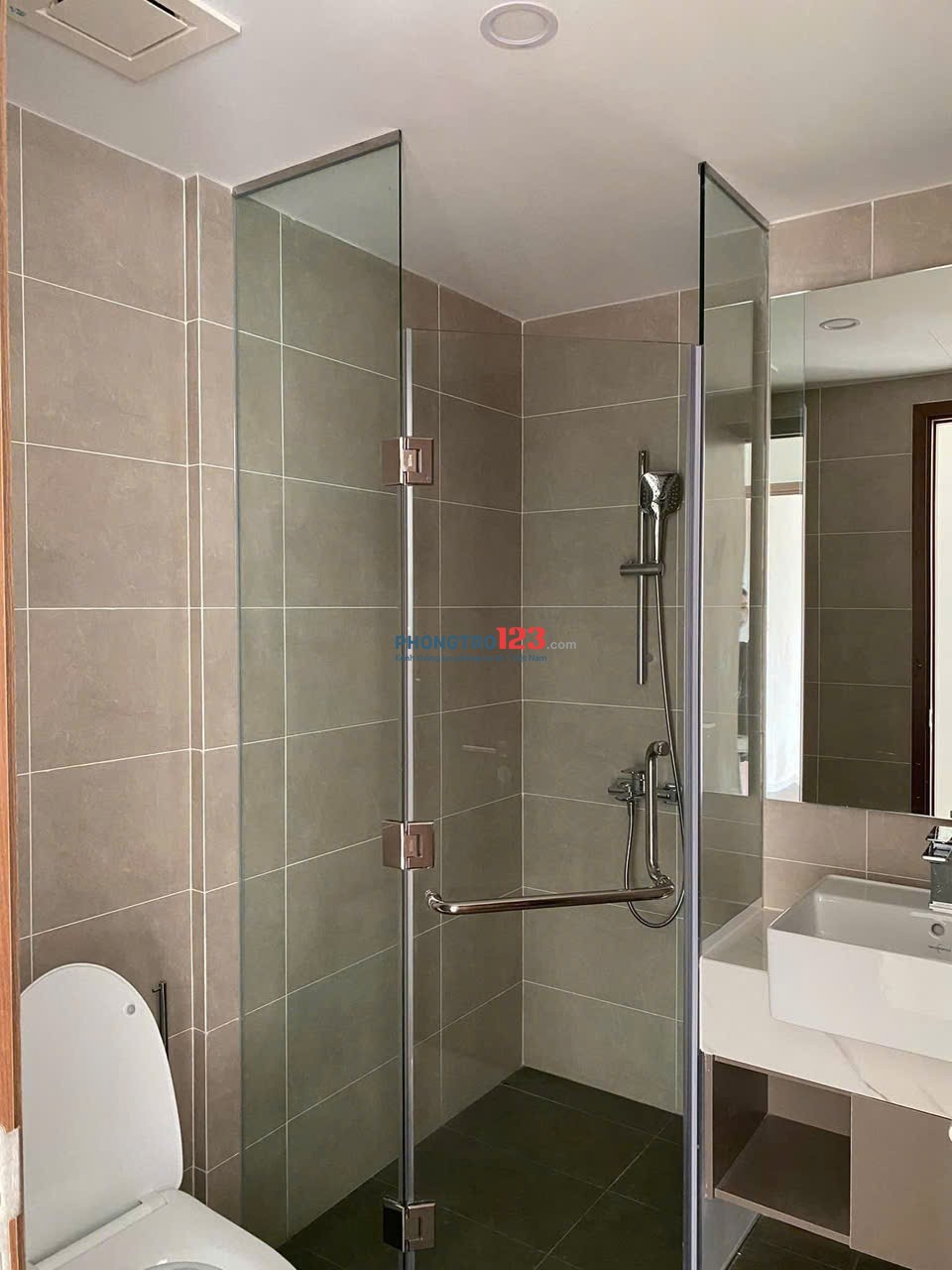 Chung cư Satra, Phan Đăng Lưu, PN: 2p ngủ, NT mới, 90m2, 16tr5