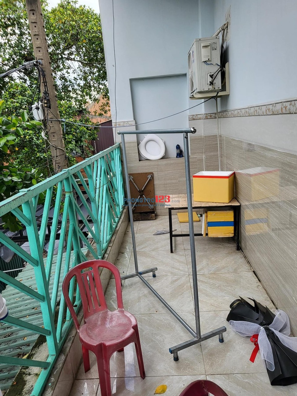 Phòng trọ mới , hiện cho thuê từ ( giá rẻ chỉ bằng phòng cũ nhiều năm): 2.5tr ( có máy lạnh 2,7tr)
