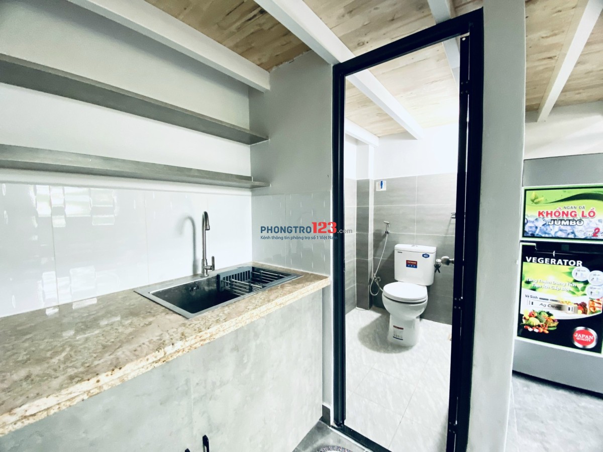 Cho thuê phòng BAN CÔNG CỬA SỔ LỚN ngay cuối Đường 3/2 Quận 11