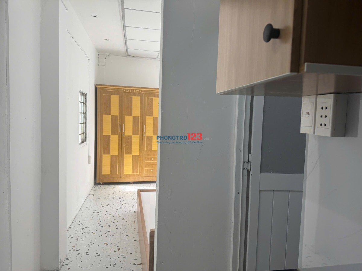 Phòng Thật_Ảnh thật_Cho thuê phòng ban công, tách bếp_Bình Thạnh, gần Văn Lang, HVCB giá rẻ chỉ 4trX