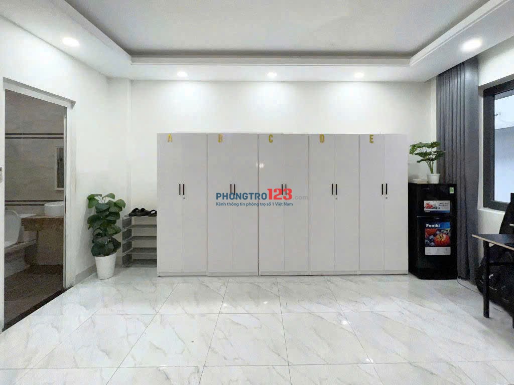 Tìm 2 Nam Ở Ghép, Full nội thất, trống sẵn tại Vạn Phúc City, ưu đãi sinh viên