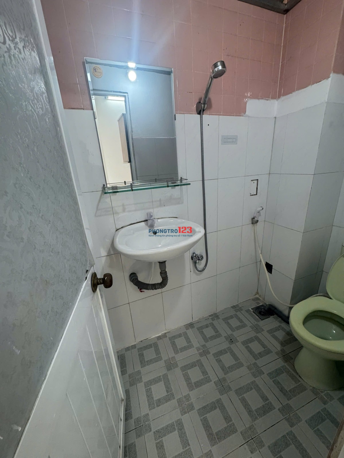 Phòng Thật_Ảnh thật_Cho thuê phòng ban công, tách bếp_Bình Thạnh, gần Văn Lang, HVCB giá rẻ chỉ 4trX
