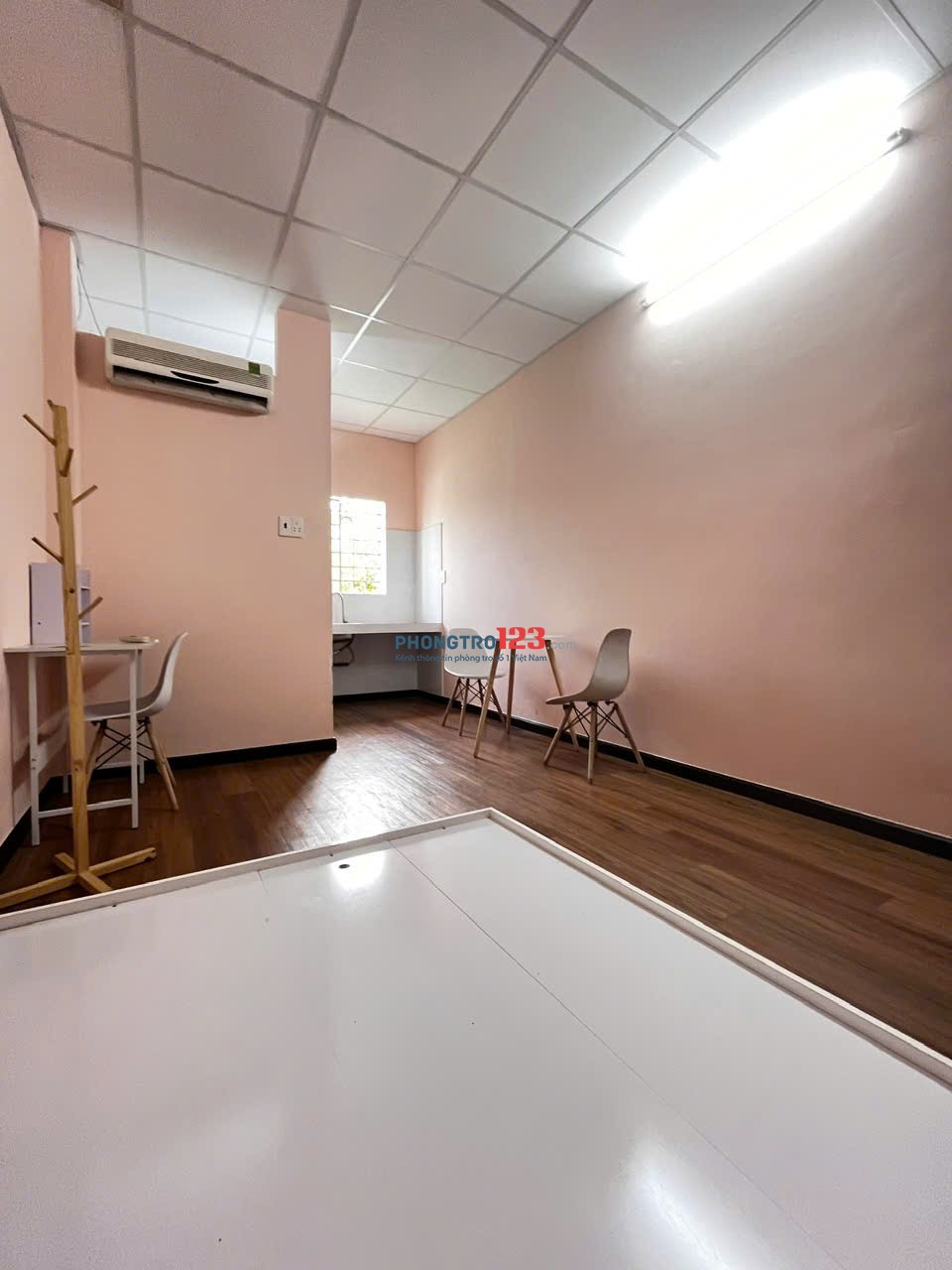 Phòng đẹp cửa sổ trời – Nhỏ gọn, hiện đại, chất từng góc sống