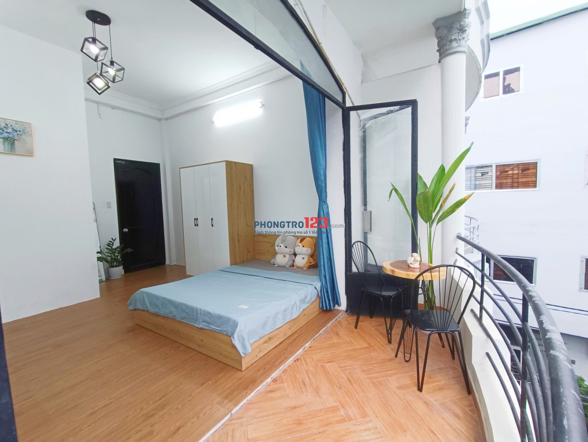 Cho thuê phòng ban công 30m2 Hoàng Dư Khương quận 10 kế bên đại học ngoại ngữ tin học Huflit